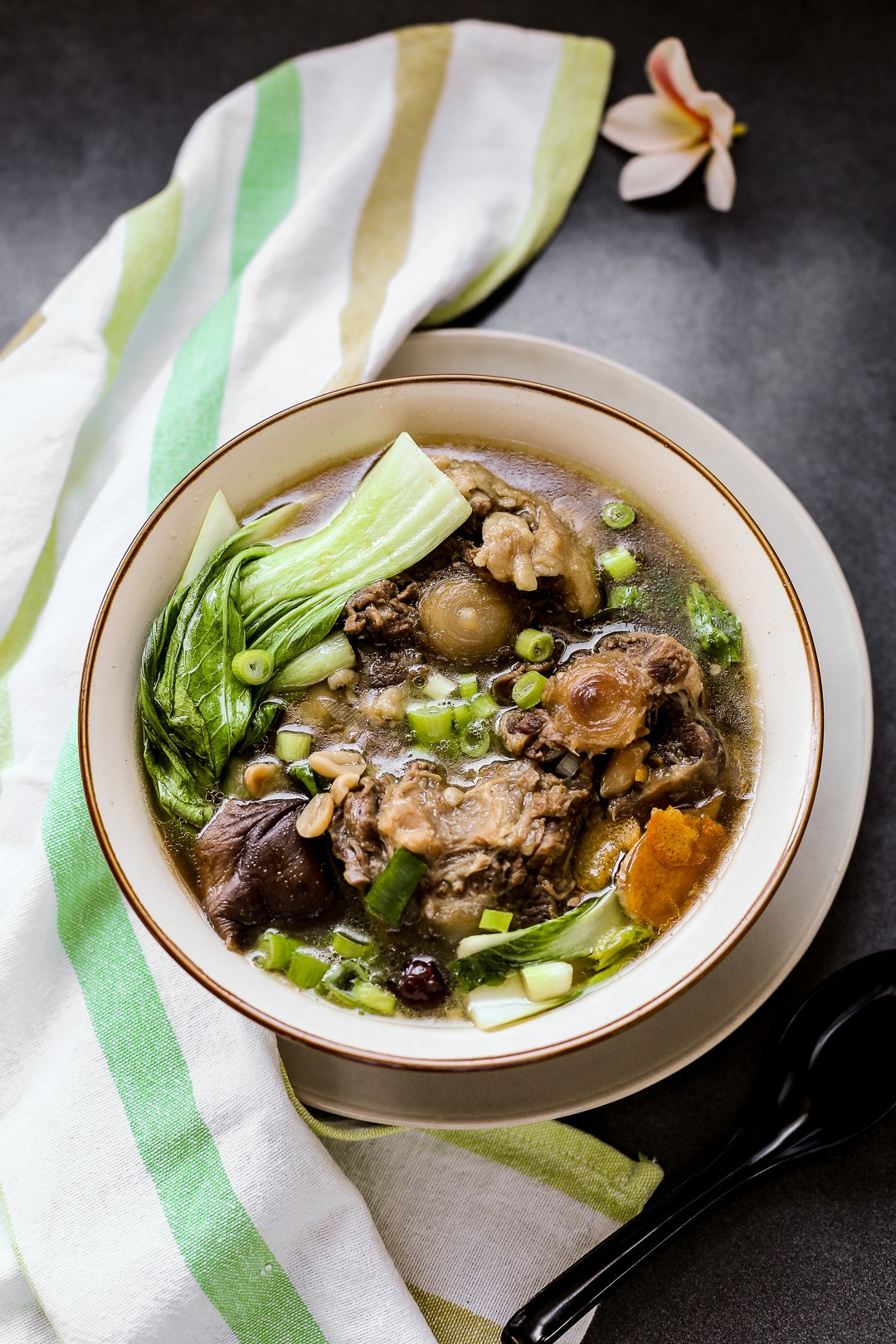 Picture of: Copycat Alley Restaurant Oxtail Soup – Ang Sarap