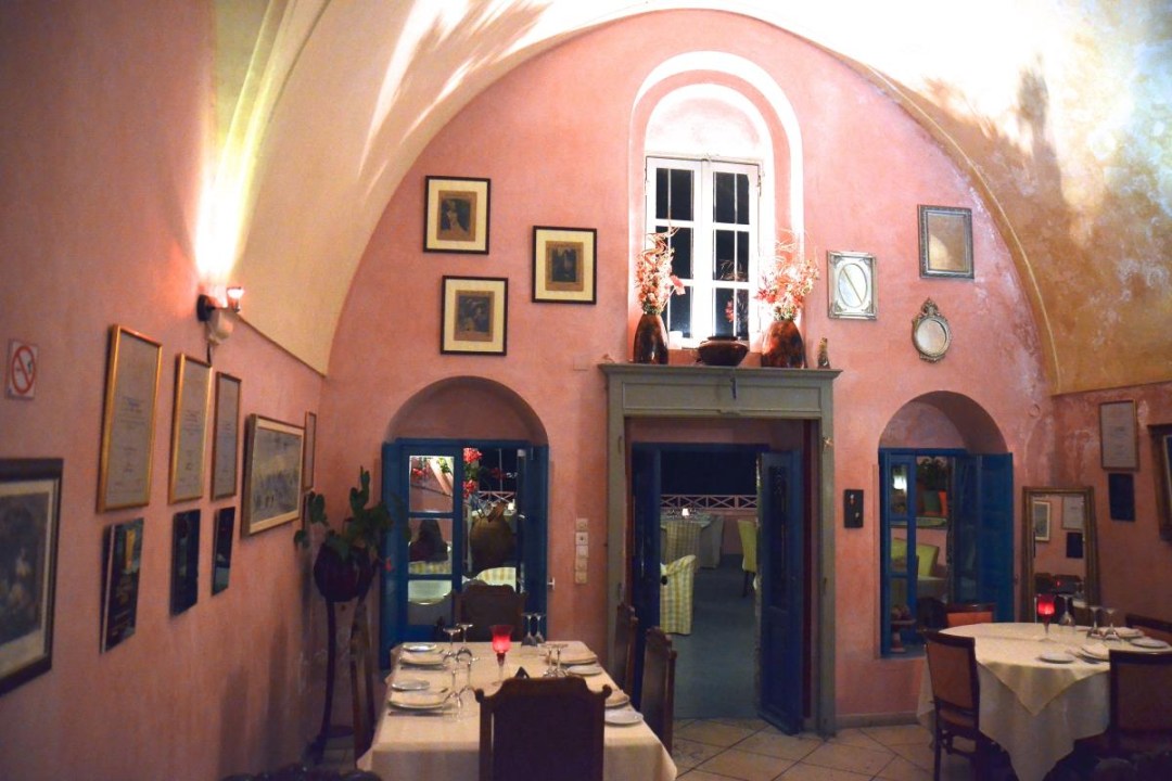 Picture of: Koukoumavlos Restaurant – Santorini – Griechischer Gastronomieführer
