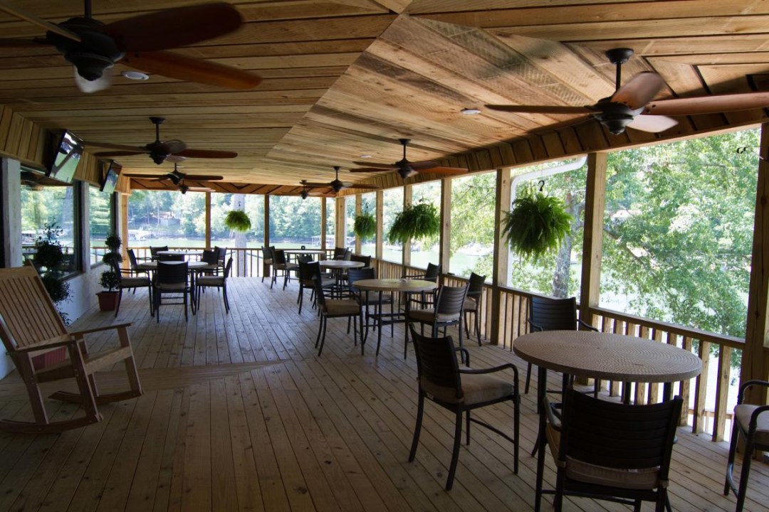 Picture of: Lakeshore Restaurant, Marina & Lodge