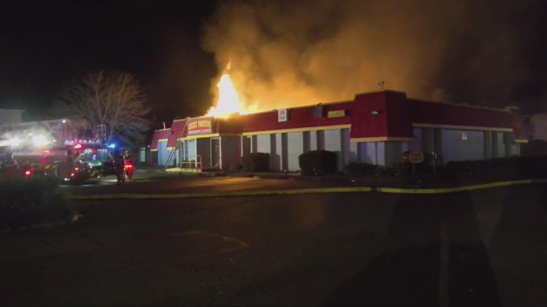Picture of: Salem restaurant destroyed in fire due to arsonist