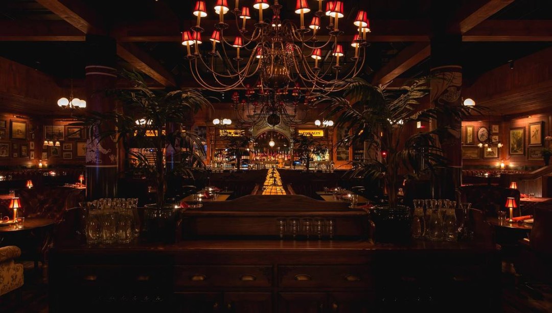 Picture of: Trivoli Tavern Restaurant in Chicago  diningchicago